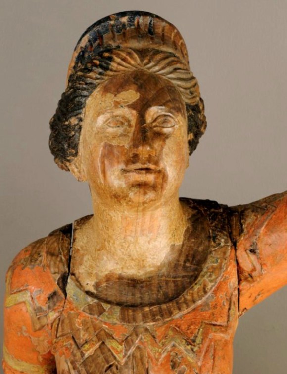 carved-feminine-figure-07